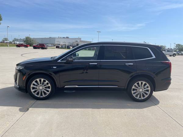 Cadillac XT6 with VIN: 1GYKPDRSXMZ202632