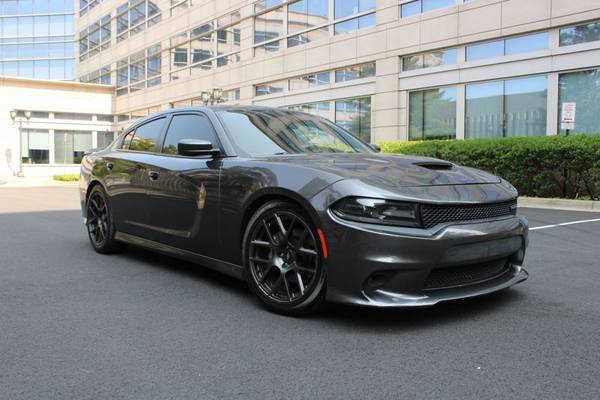 Dodge Charger with VIN: 2C3CDXHG9KH726647