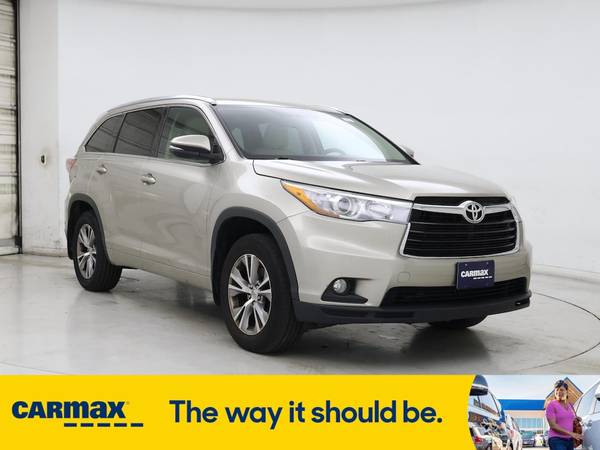Toyota Highlander with VIN: 5TDJKRFH3FS205835