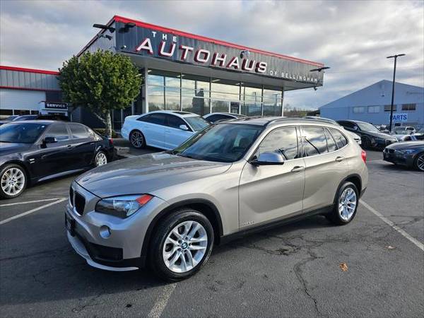 BMW X1 with VIN: WBAVL1C58FVY27229