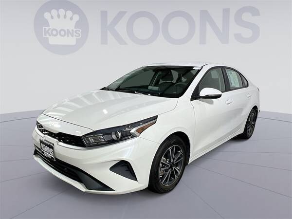 Kia Forte with VIN: 3KPF24AD0PE516003