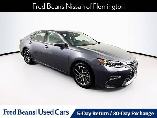 Lexus ES 350 with VIN: 58ABK1GG5HU060960
