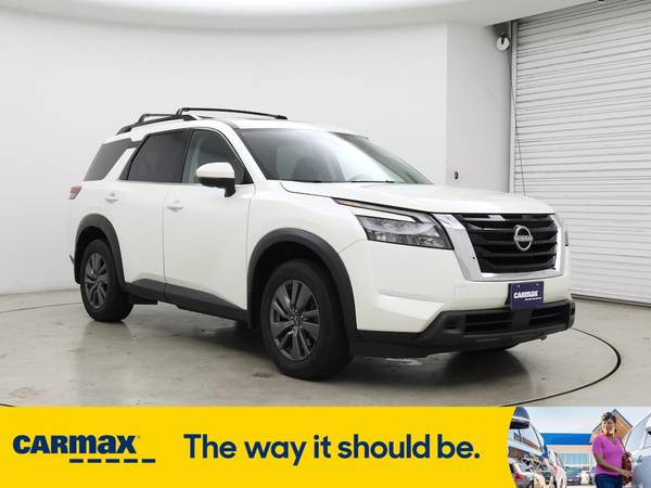 Nissan Pathfinder with VIN: 5N1DR3BD2PC270909