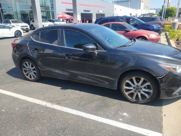 Mazda 3 with VIN: JM1BM1W3XE1142863