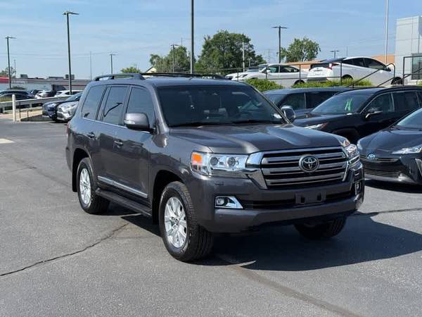 Toyota Land Cruiser with VIN: JTMCY7AJ7K4083556