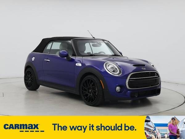 MINI Convertible with VIN: WMWWG9C53K3F66527