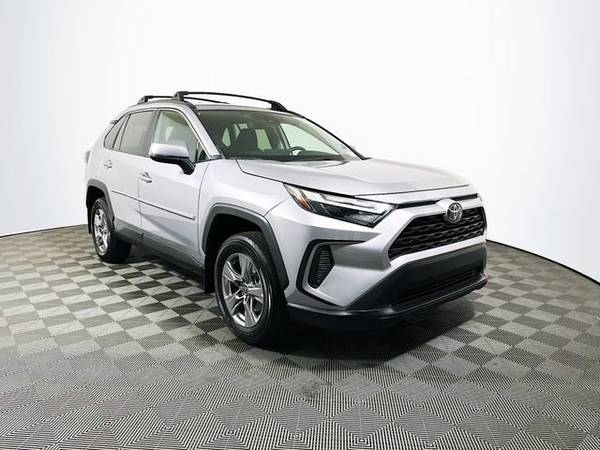 Toyota RAV4 with VIN: 2T3P1RFV3PW388964