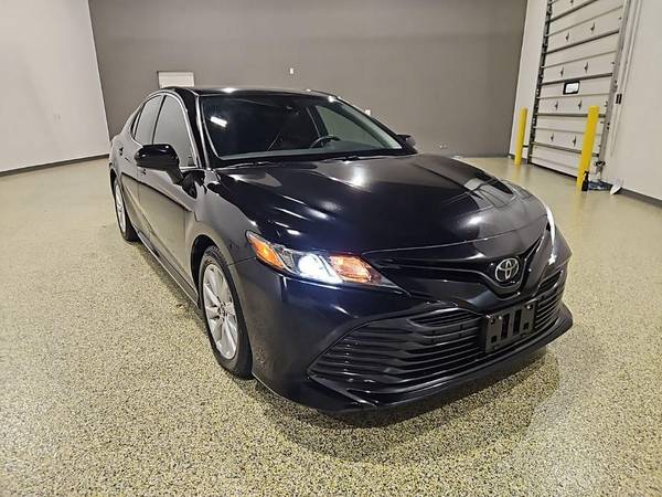 Toyota Camry with VIN: 4T1B11HK3JU609459