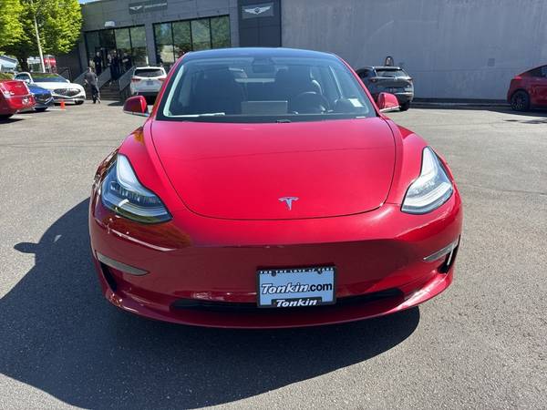 Tesla Model 3 with VIN: 5YJ3E1EB9KF464830