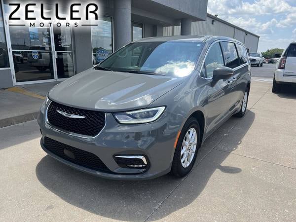 Chrysler Pacifica with VIN: 2C4RC1BG6PR532996