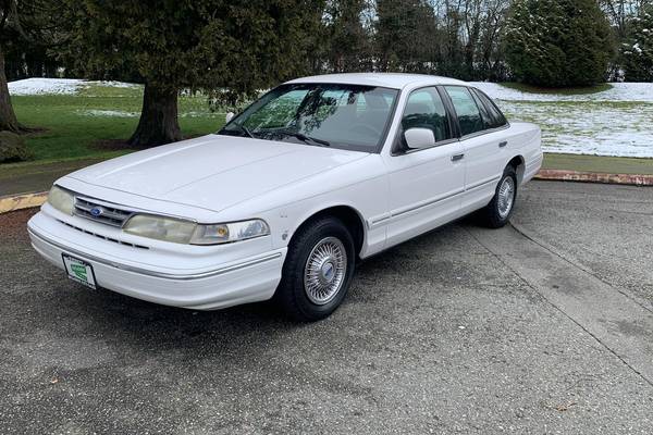 1997 Ford Crown Victoria Base