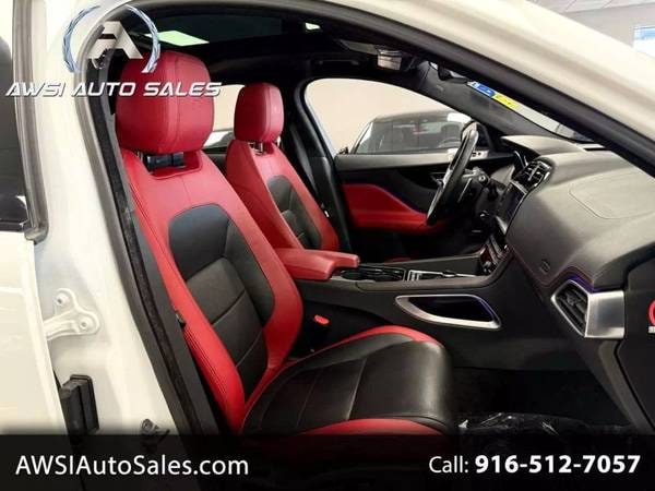 Jaguar F-PACE with VIN: SADCM2BVXHA068340