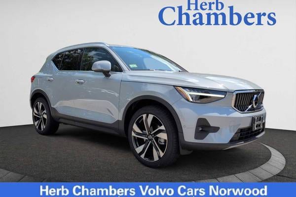 2024 Volvo XC40 B5 Ultimate Bright