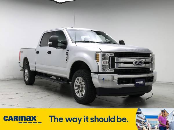 Ford F-250 Super Duty with VIN: 1FT7W2B66KEF15939