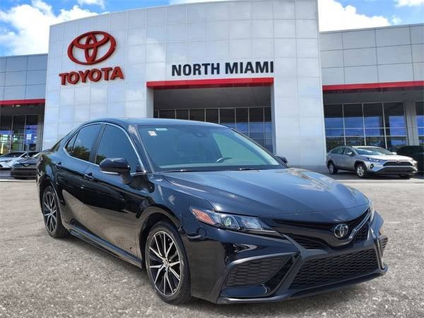 Toyota Camry with VIN: 4T1G11AK9NU071758