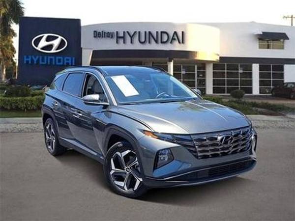 Hyundai Tucson with VIN: 5NMJE3AE6NH134312