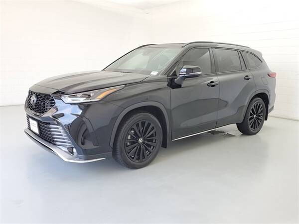 Toyota Highlander with VIN: 5TDKDRAH5PS014201