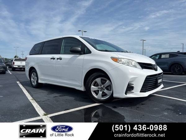 Toyota Sienna with VIN: 5TDZZ3DC1KS989624
