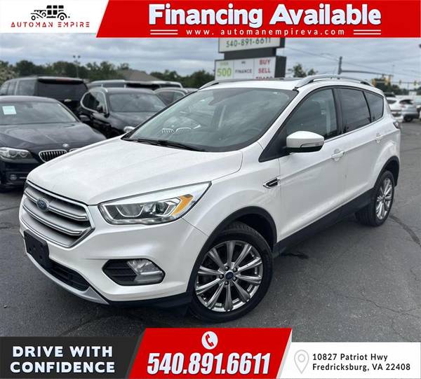 Ford Escape with VIN: 1FMCU9J90HUC08883