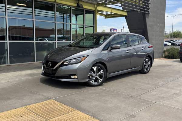 2022 Nissan LEAF SV Hatchback