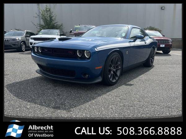 Dodge Challenger with VIN: 2C3CDZFJ5LH222088