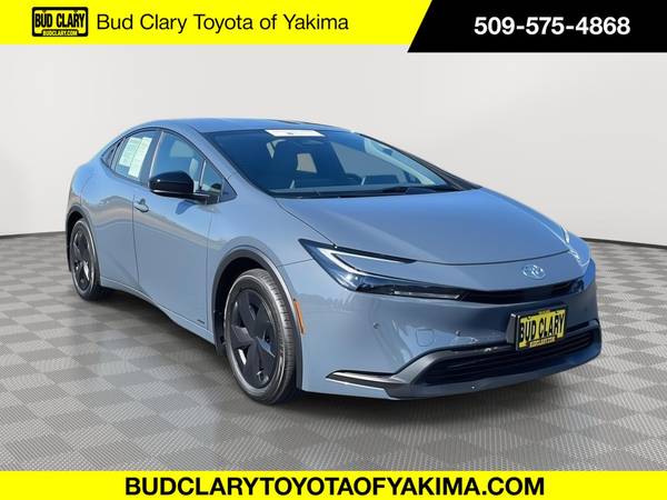 Toyota Prius with VIN: JTDADABU5S3030630