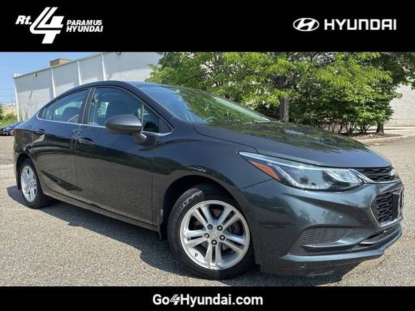 Chevrolet Cruze with VIN: 1G1BE5SM7J7147845
