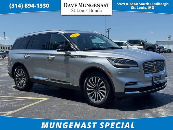 Lincoln Aviator with VIN: 5LM5J6XCXNGL10329