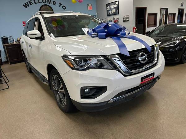 Nissan Pathfinder with VIN: 5N1DR2MM5JC665861