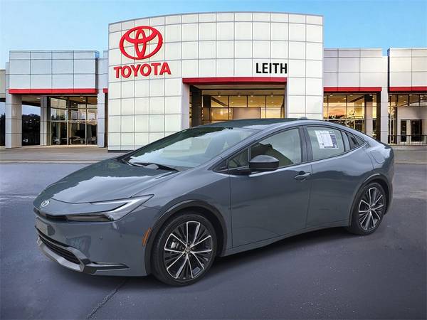 Toyota Prius with VIN: JTDACAAU9R3047204
