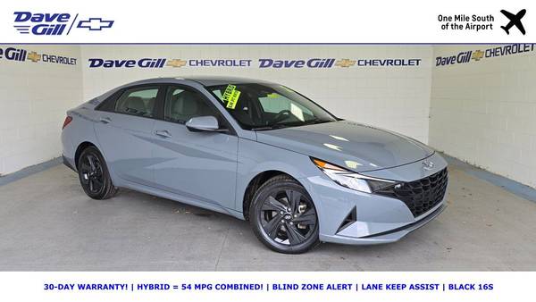Hyundai Elantra with VIN: KMHLM4AJ1PU038061