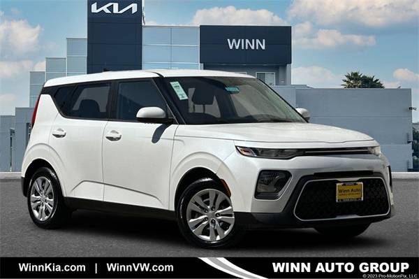 Kia Soul with VIN: KNDJ23AU3N7164410
