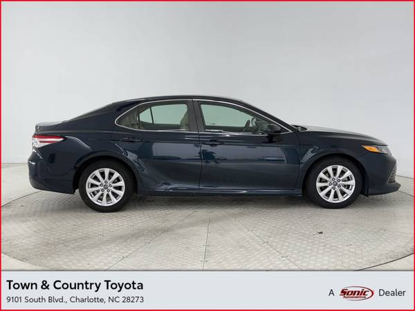 Toyota Camry with VIN: 4T1B11HK2JU588104