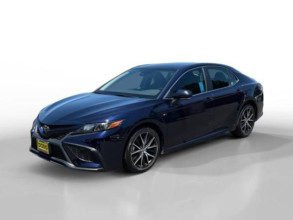 Toyota Camry with VIN: 4T1G11AK8NU051548
