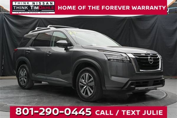 Nissan Pathfinder with VIN: 5N1DR3CC9PC244989