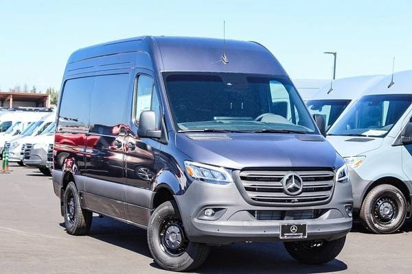 2024 Mercedes-Benz Sprinter 2500 144" WB Crew Diesel