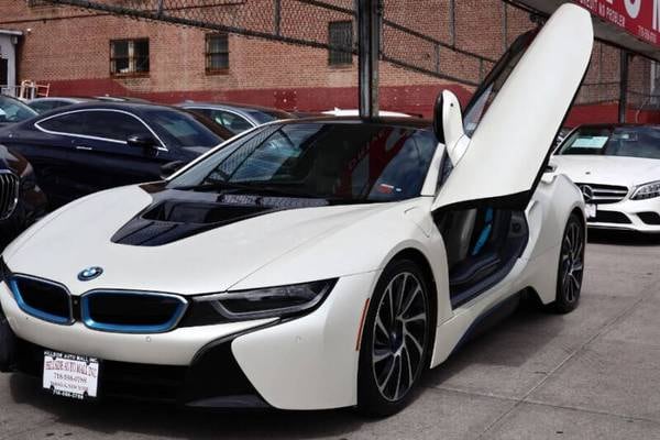 2015 BMW i8 Base Plug-In Hybrid Coupe