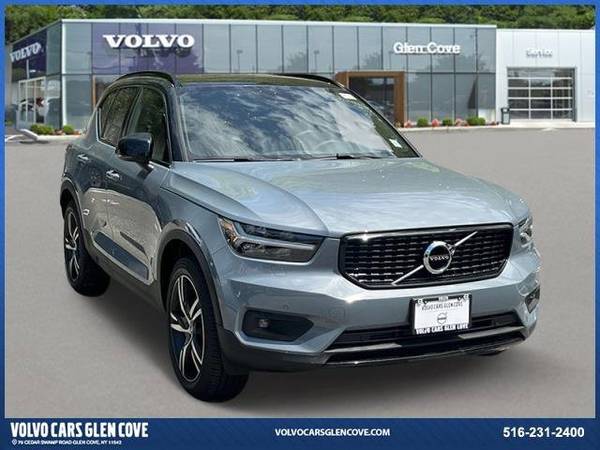 Volvo XC40 with VIN: YV4162UM2N2790454