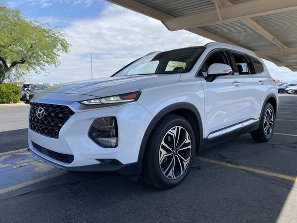 Hyundai Santa Fe with VIN: 5NMS53AA0KH019315