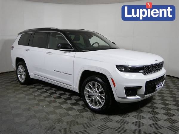 Jeep Grand Cherokee L with VIN: 1C4RJKEG1M8118135