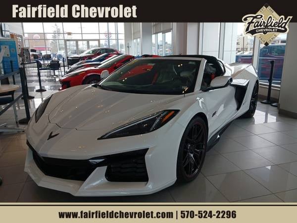Chevrolet Corvette with VIN: 1G1YF2D31P5700309