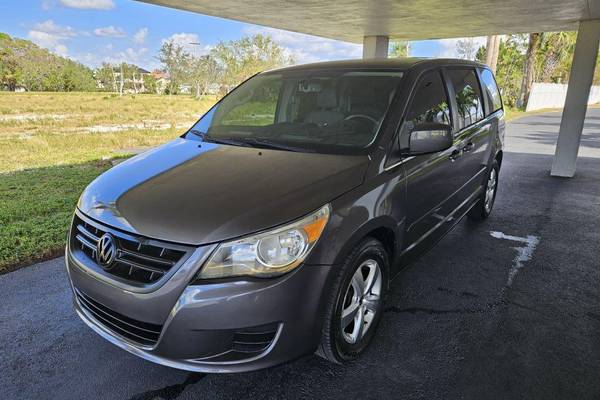 2010 volkswagen routan sales se for sale