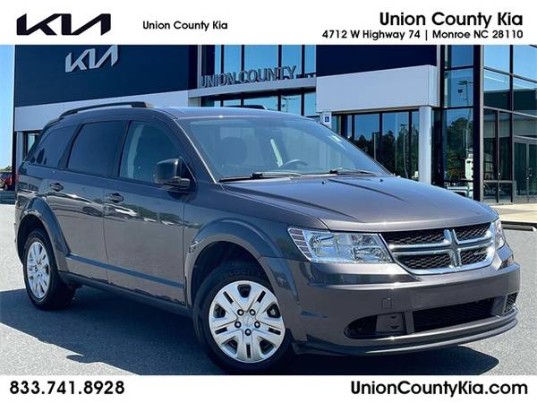 Dodge Journey with VIN: 3C4PDCAB6JT183946