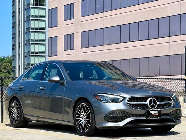 Mercedes-Benz C-Class with VIN: W1KAF4HB8NR050850