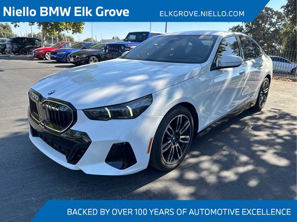 BMW 5 Series with VIN: WBA43FJ00RCS13243