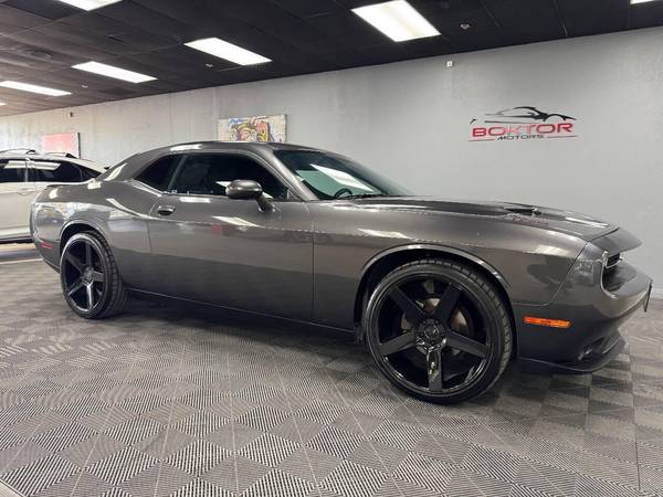 Dodge Challenger with VIN: 2C3CDZAG4LH243851
