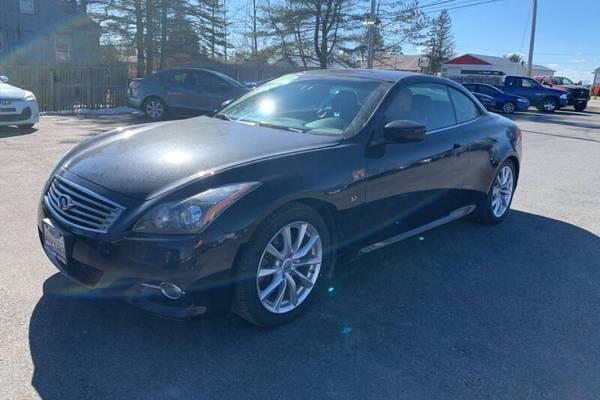 2015 INFINITI Q60 Convertible Base