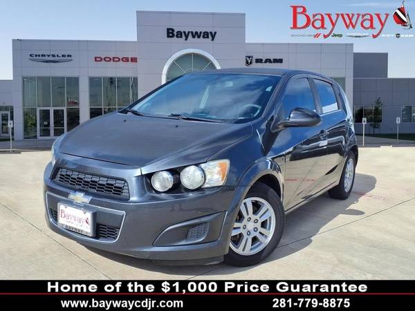 Chevrolet Sonic with VIN: 1G1JC6SH2G4165741