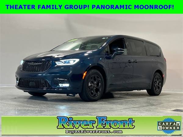 Chrysler Pacifica with VIN: 2C4RC1S74NR152343