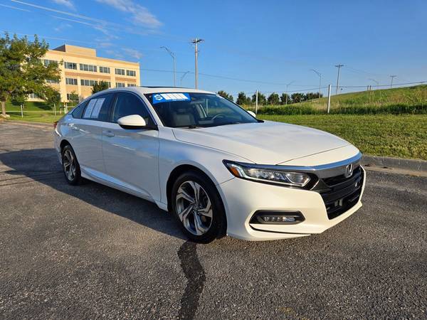 Honda Accord with VIN: 1HGCV1F43JA059801